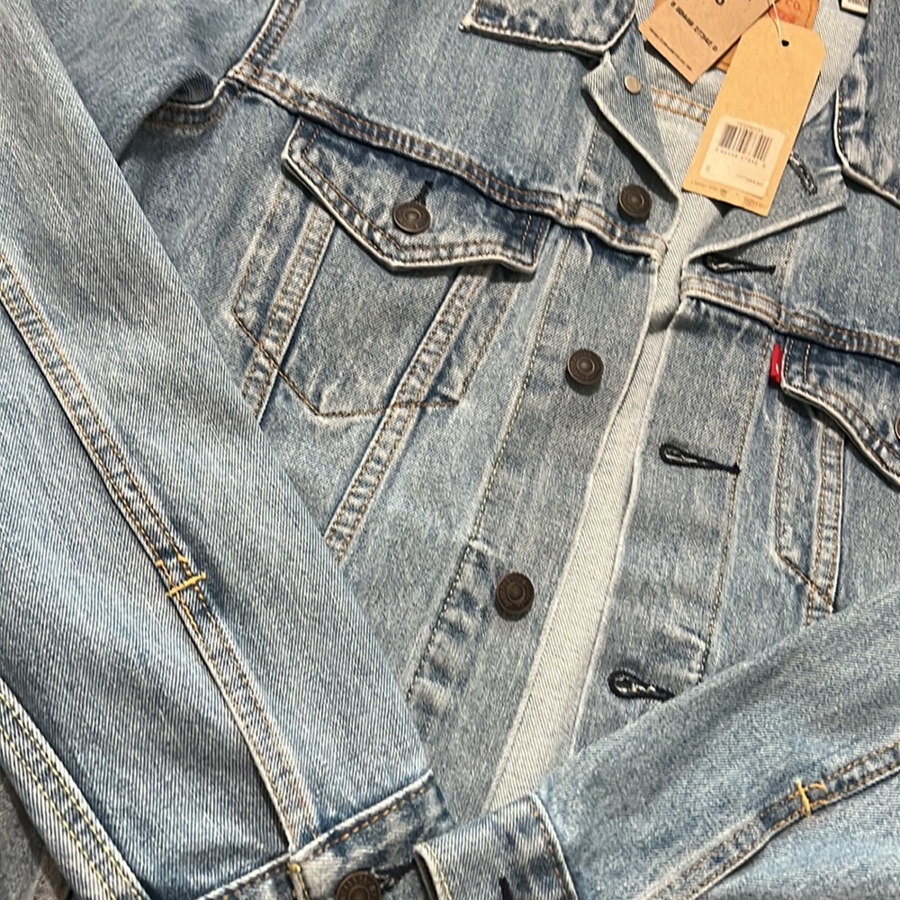 Levi’s Jacket - Picture 2 of 4